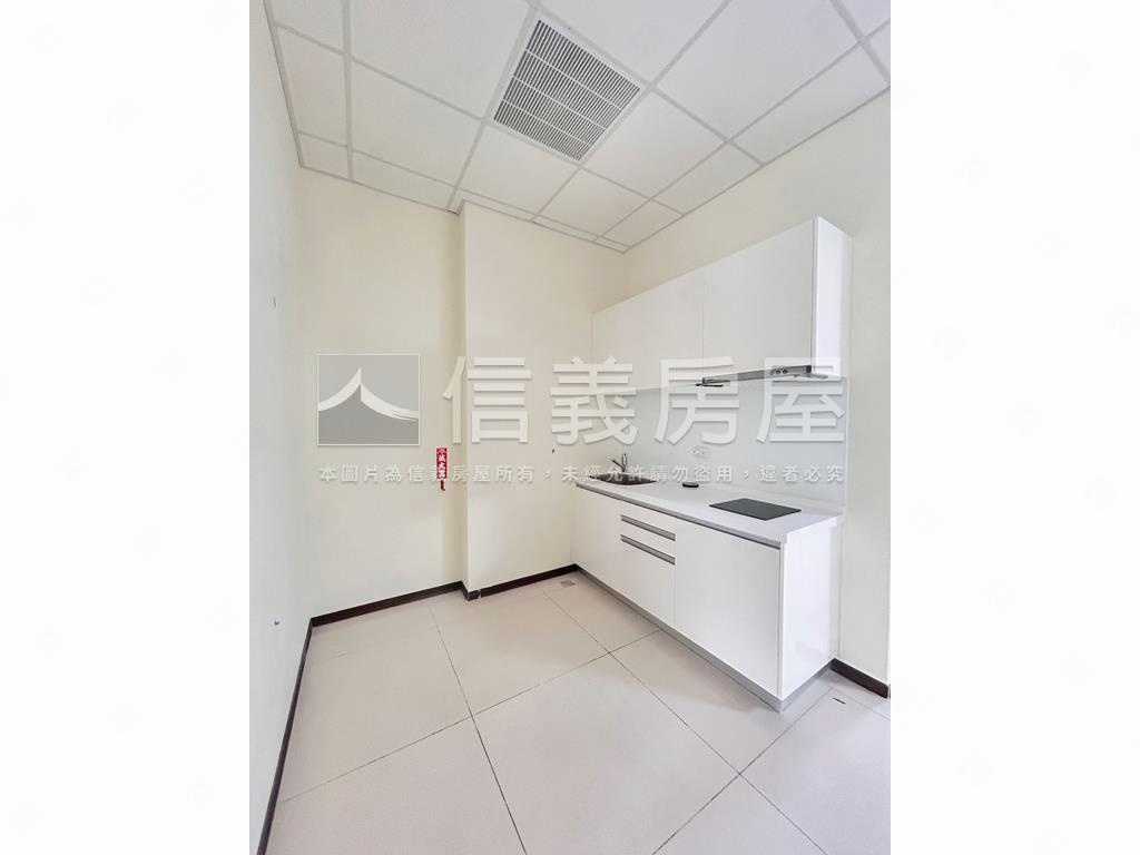 長虹ＰＡＲＫ樓中樓金店面房屋室內格局與周邊環境