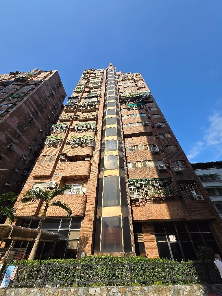 中和捷運美國華城電梯兩房房屋室內格局與周邊環境