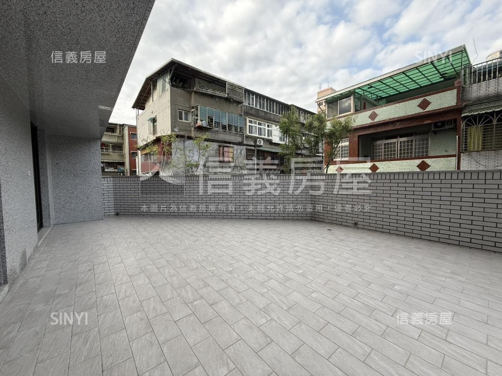 日健芯稀有露臺兩房房屋室內格局與周邊環境