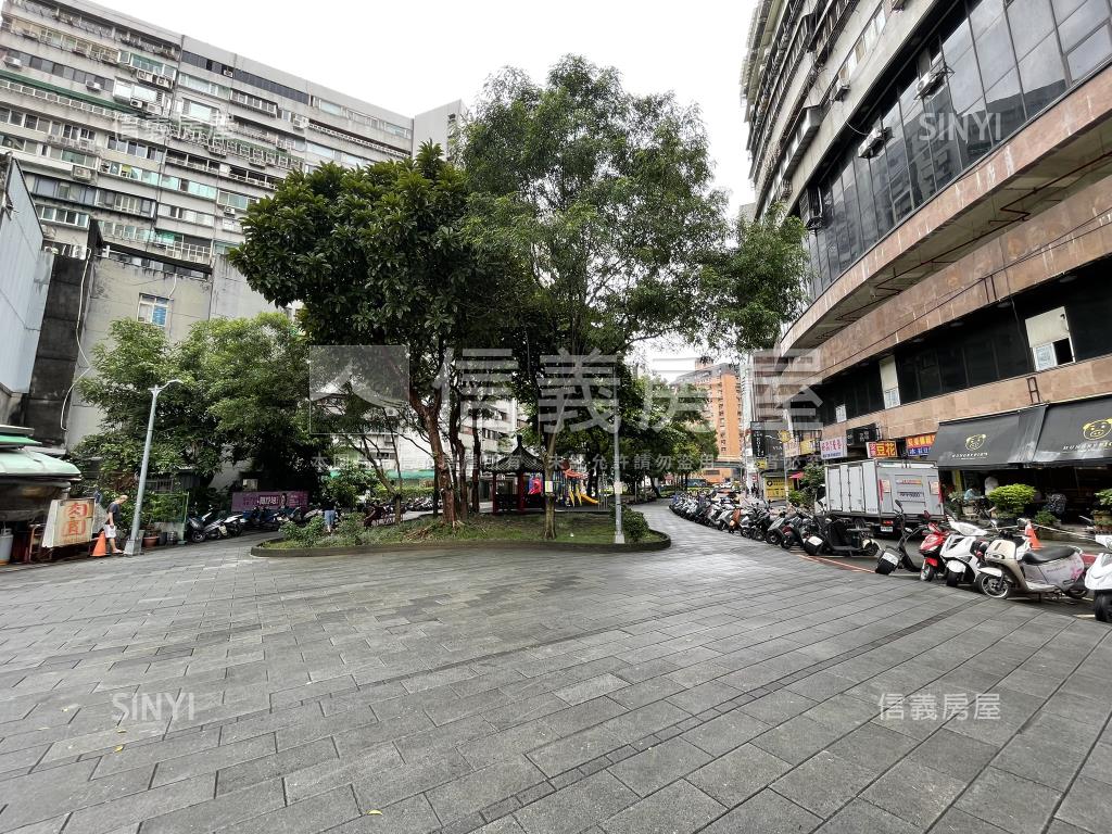復興高樓景觀宅有坡平車位房屋室內格局與周邊環境