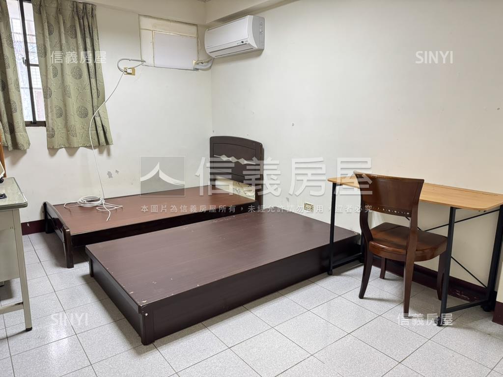 近台中高工收租３＋２房房屋室內格局與周邊環境