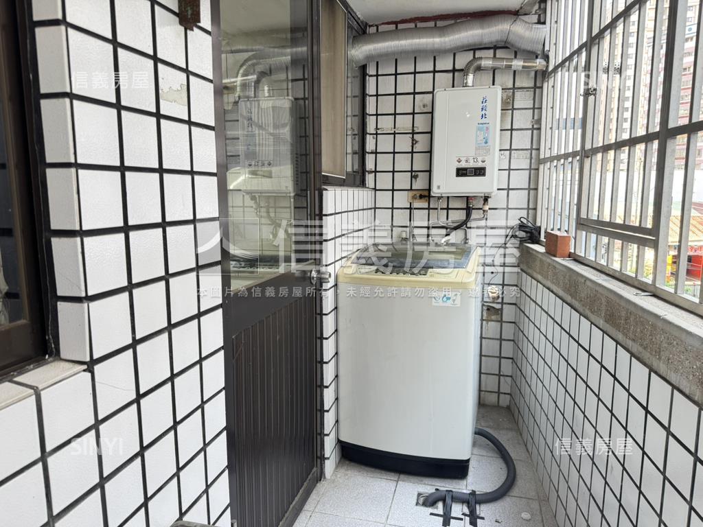 近台中高工收租３＋２房房屋室內格局與周邊環境