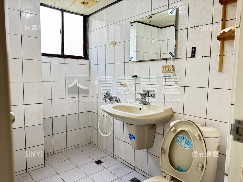 近台中高工收租３＋２房房屋室內格局與周邊環境