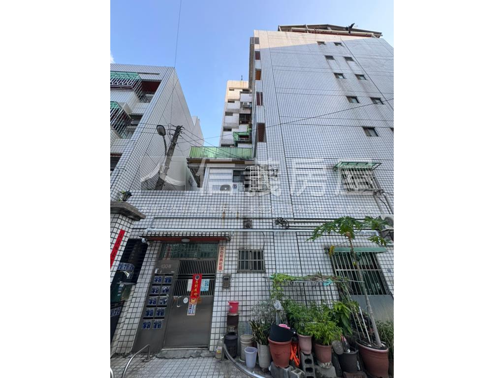 近台中高工收租３＋２房房屋室內格局與周邊環境