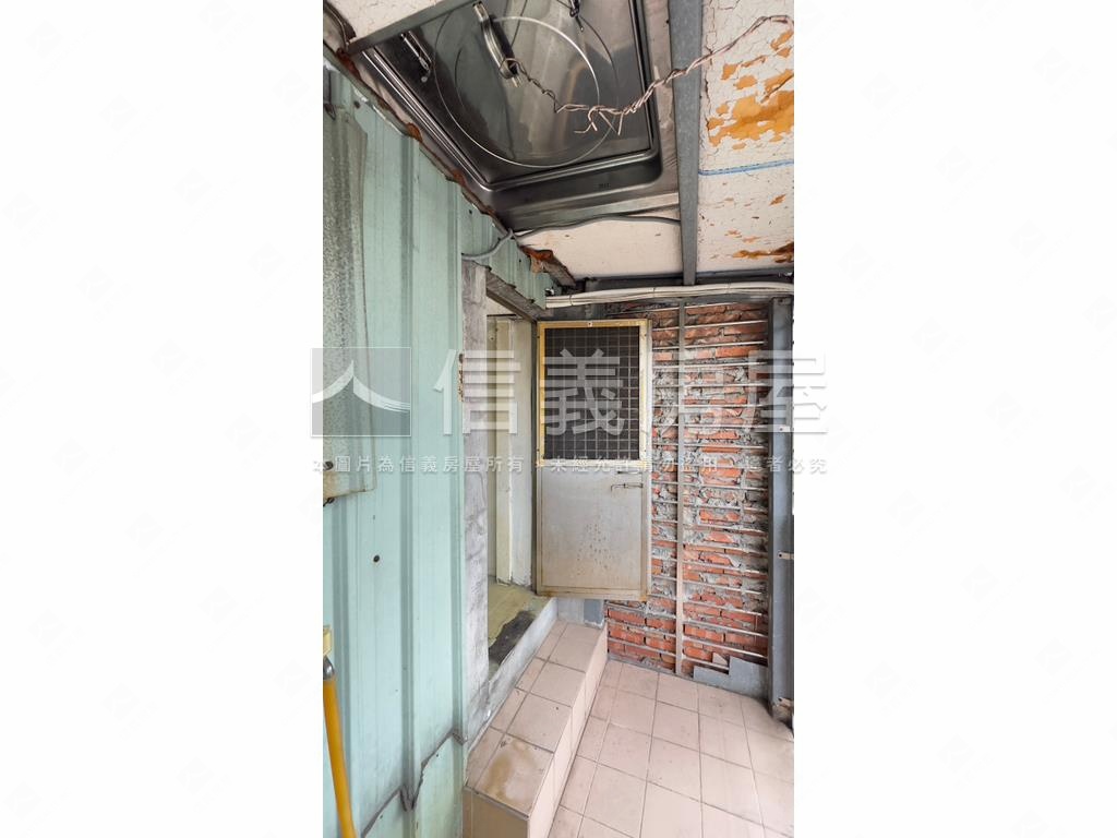 雙園街角間透店房屋室內格局與周邊環境