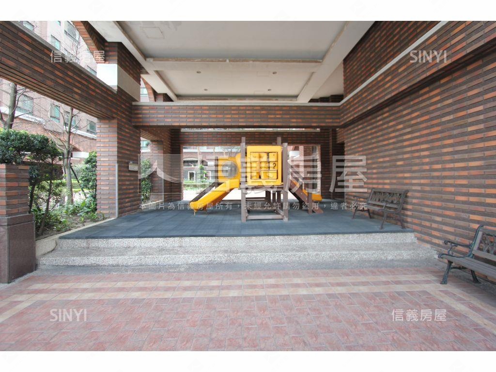 麗寶．ＭＲＴ美妝兩房車位房屋室內格局與周邊環境