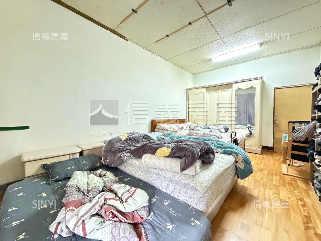 停車方便近崇倫臨路透天房屋室內格局與周邊環境