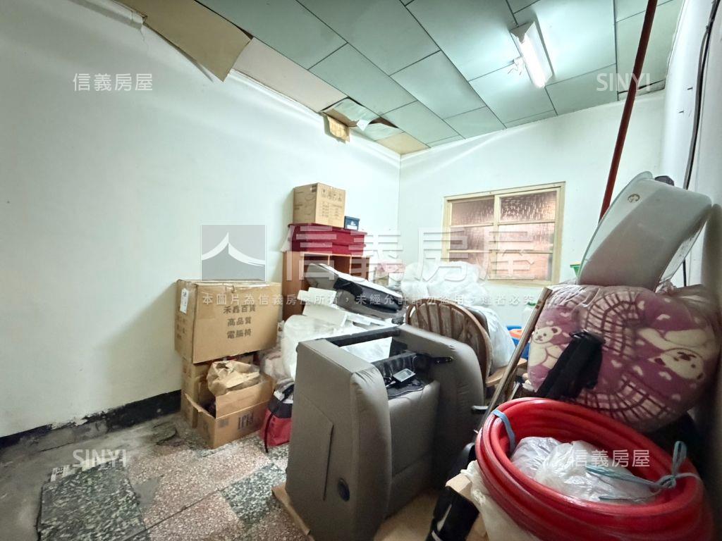 停車方便近崇倫臨路透天房屋室內格局與周邊環境
