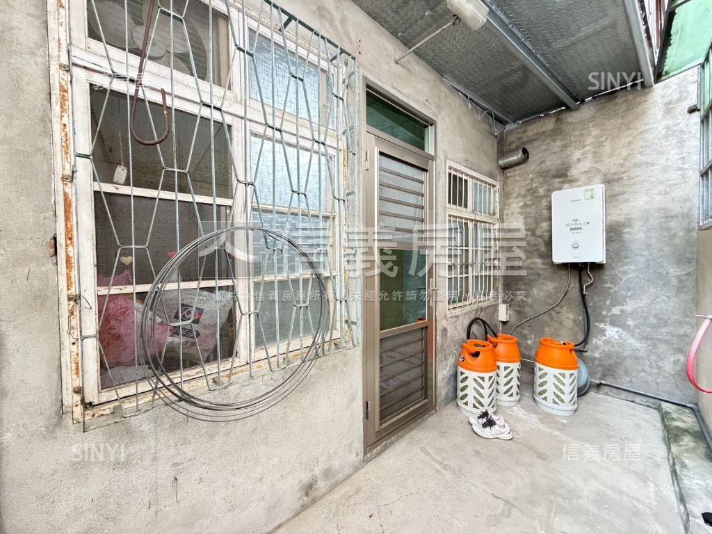 停車方便近崇倫臨路透天房屋室內格局與周邊環境
