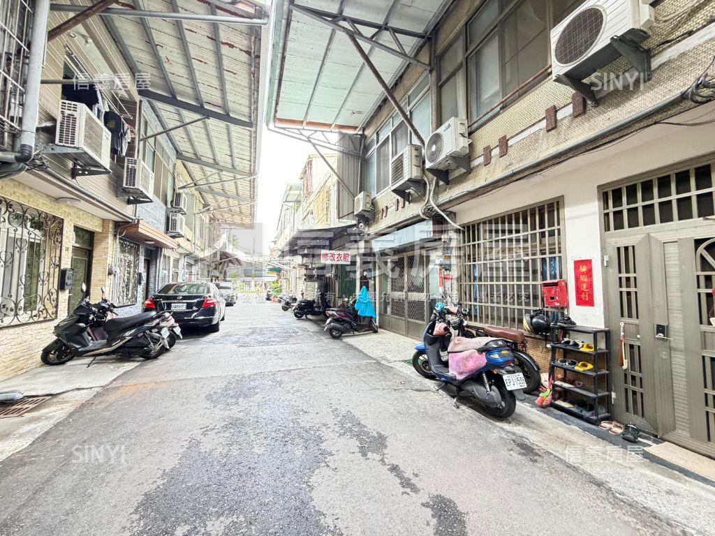 停車方便近崇倫臨路透天房屋室內格局與周邊環境