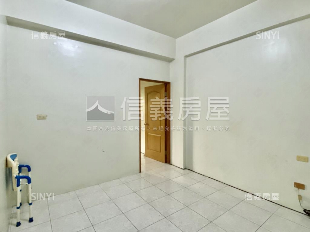 式澳建設近安平圖書館店住房屋室內格局與周邊環境