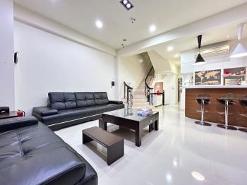 面寬約５．５米４房別墅