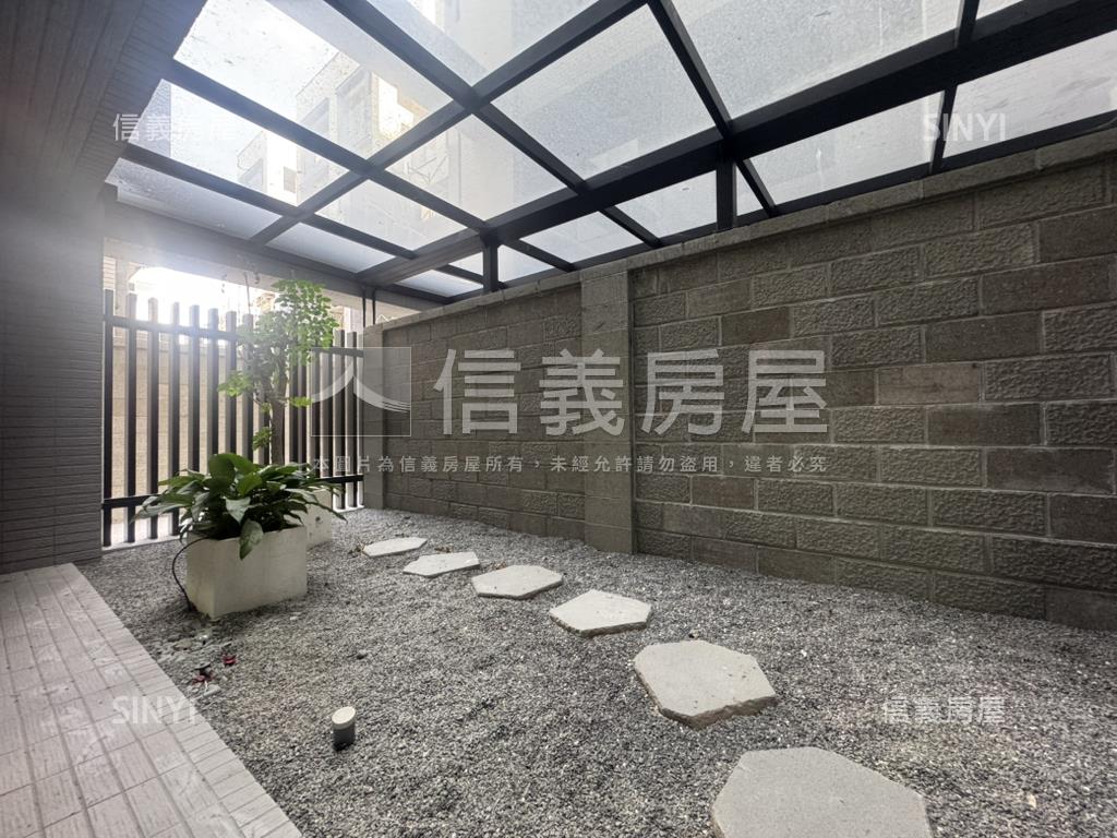 太平三面採光全新兩房車位房屋室內格局與周邊環境