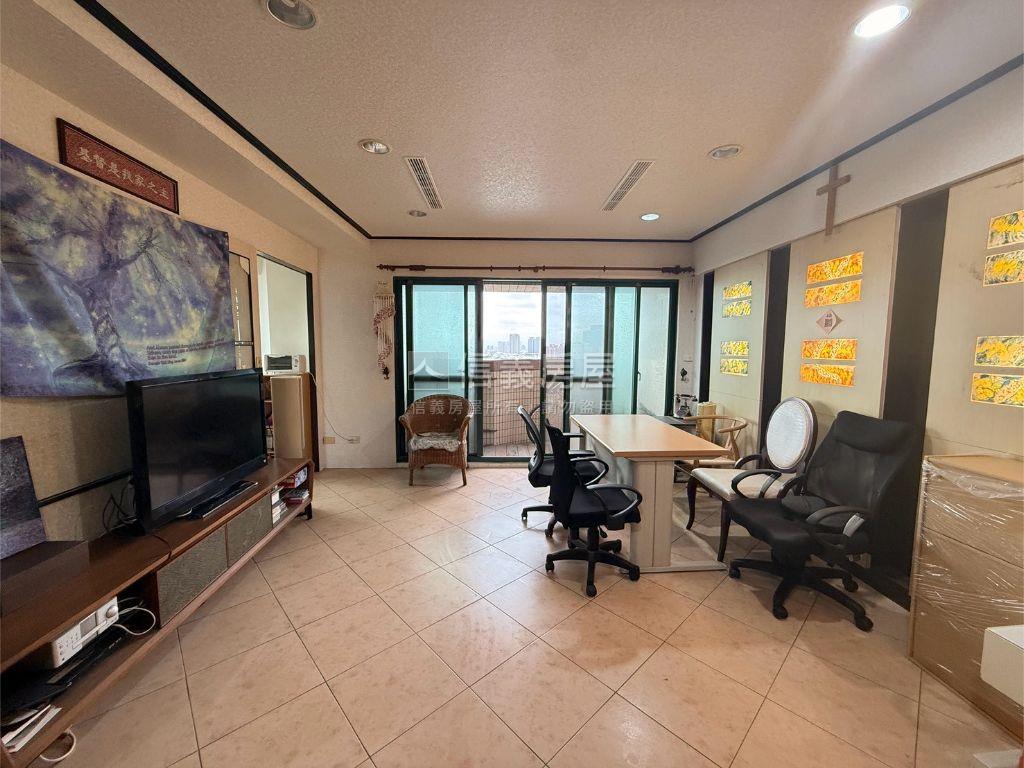 面河景★稀有三衛車位房屋室內格局與周邊環境