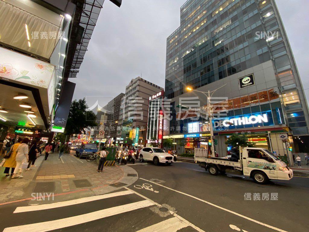 中山捷運旁＿稀有人潮店面房屋室內格局與周邊環境
