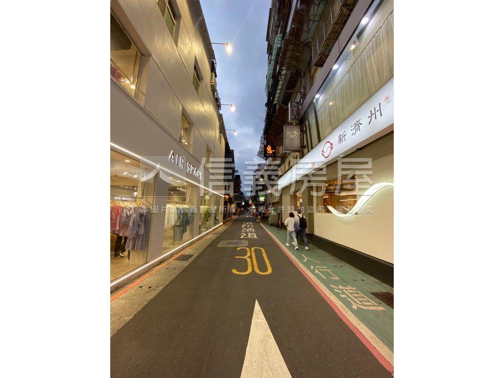 中山捷運旁＿稀有人潮店面房屋室內格局與周邊環境