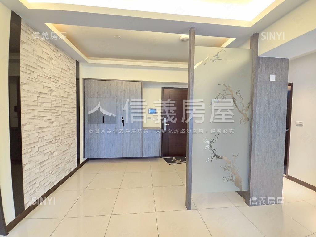 稀有２＋１雙車位露臺戶房屋室內格局與周邊環境