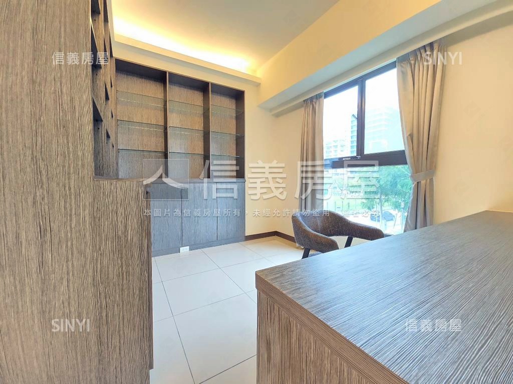 稀有２＋１雙車位露臺戶房屋室內格局與周邊環境