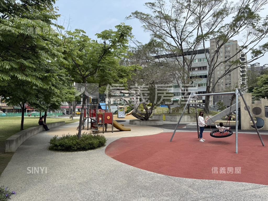 護城河親水公園優質１樓房屋室內格局與周邊環境