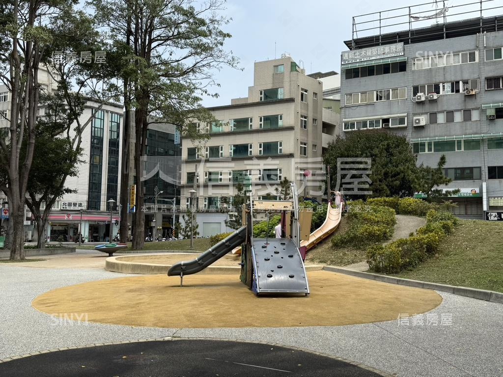 護城河親水公園優質１樓房屋室內格局與周邊環境