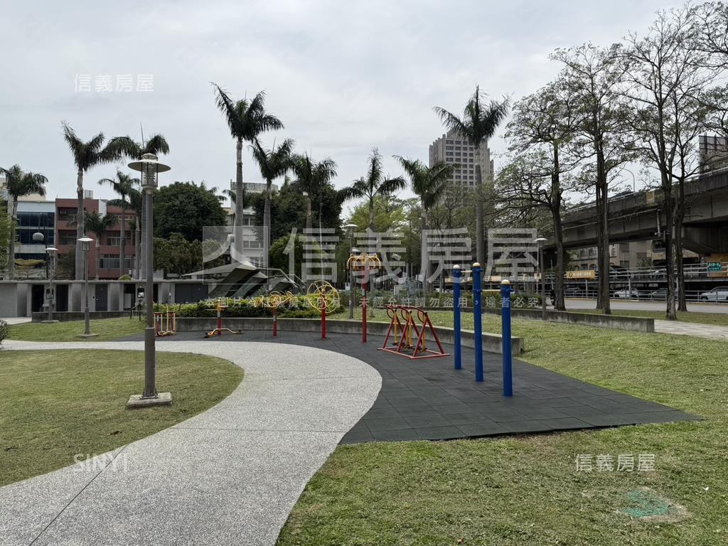 護城河親水公園優質１樓房屋室內格局與周邊環境