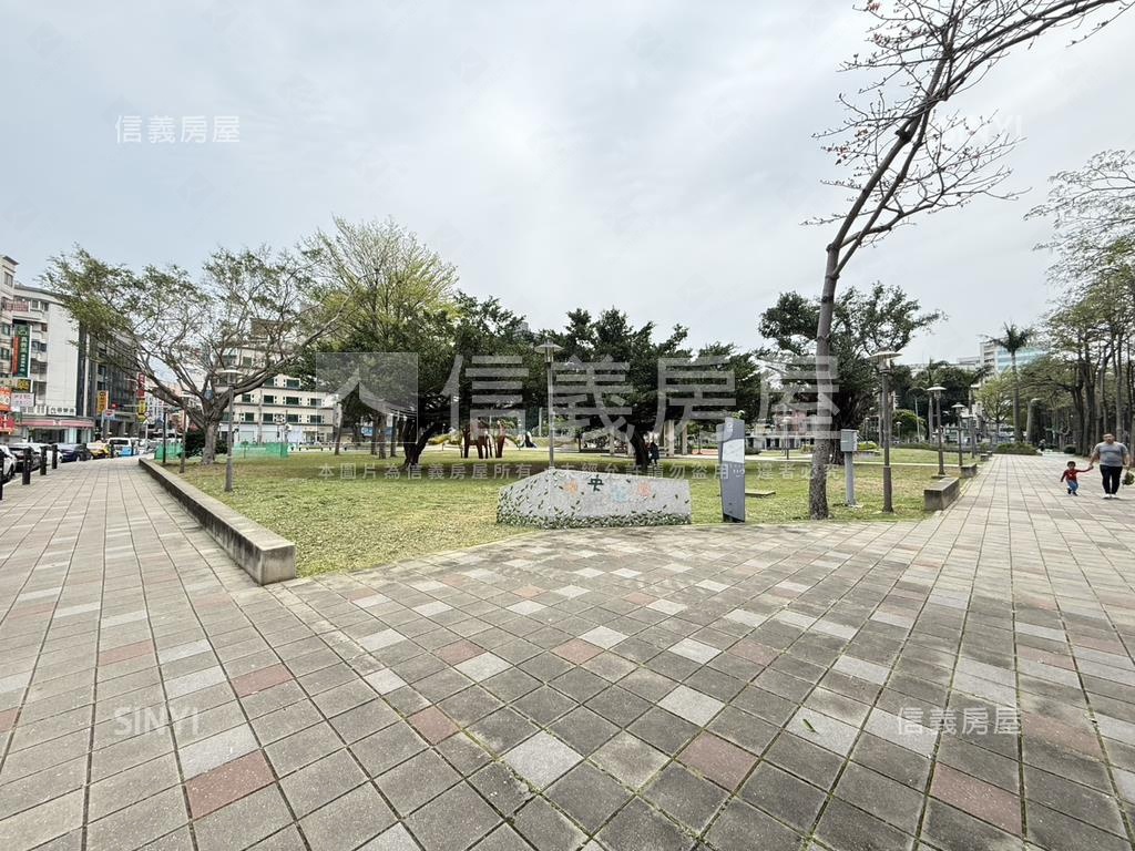 護城河親水公園優質１樓房屋室內格局與周邊環境