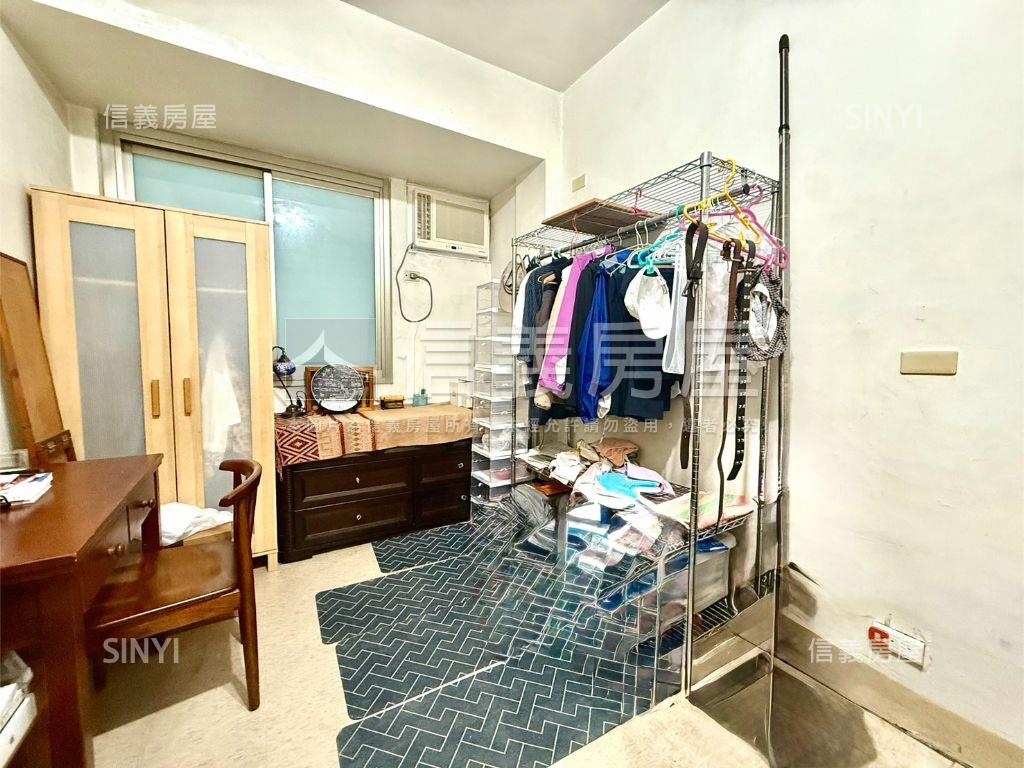 近環球大巷一樓三房好停車房屋室內格局與周邊環境