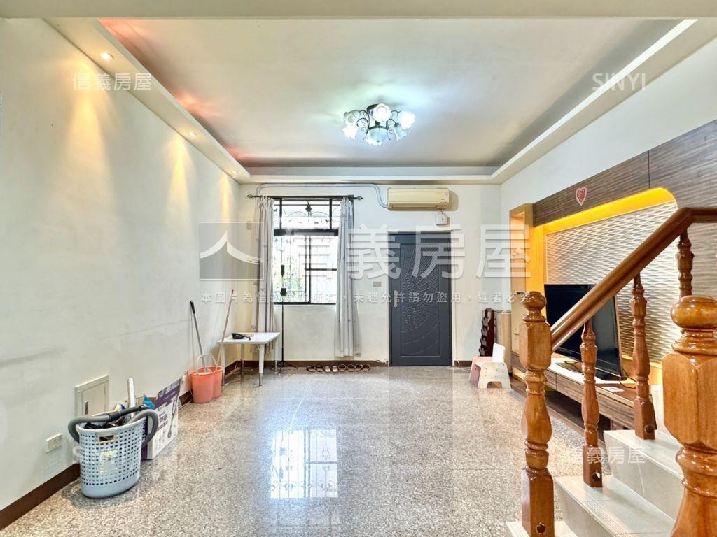 仁武濱湖美景社區透天房屋室內格局與周邊環境