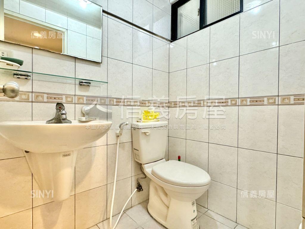 仁武濱湖美景社區透天房屋室內格局與周邊環境