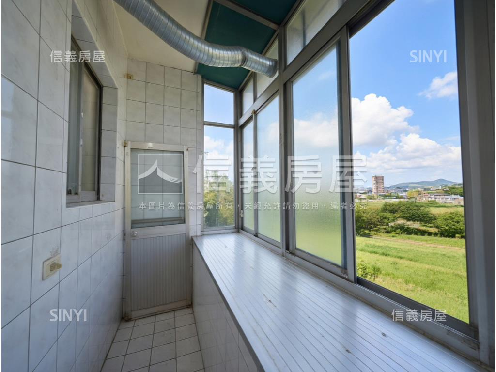 八里稀有釋出公寓三房房屋室內格局與周邊環境