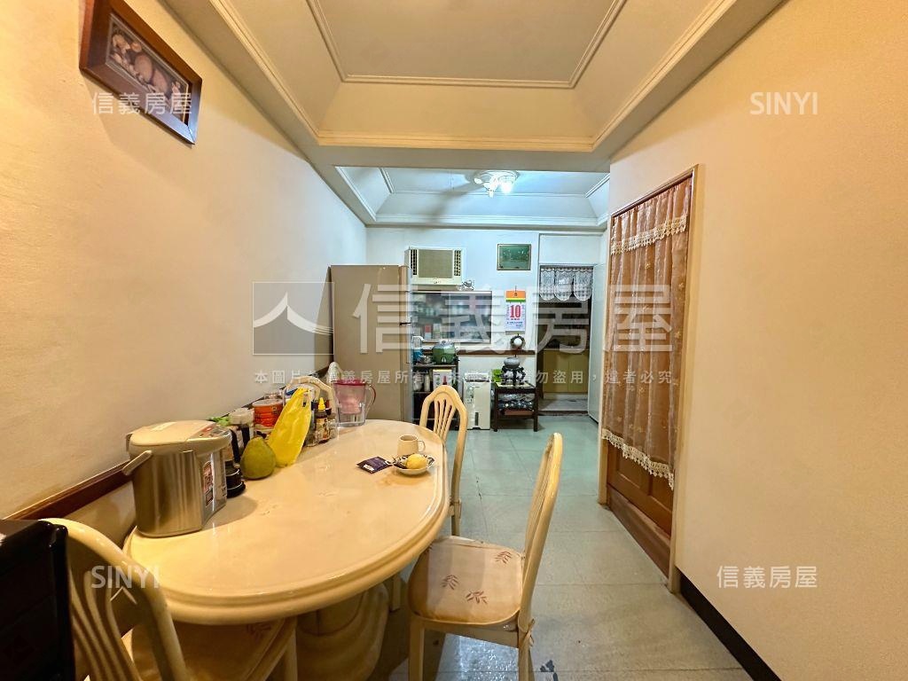 新埔民生捷運。一樓住店房屋室內格局與周邊環境
