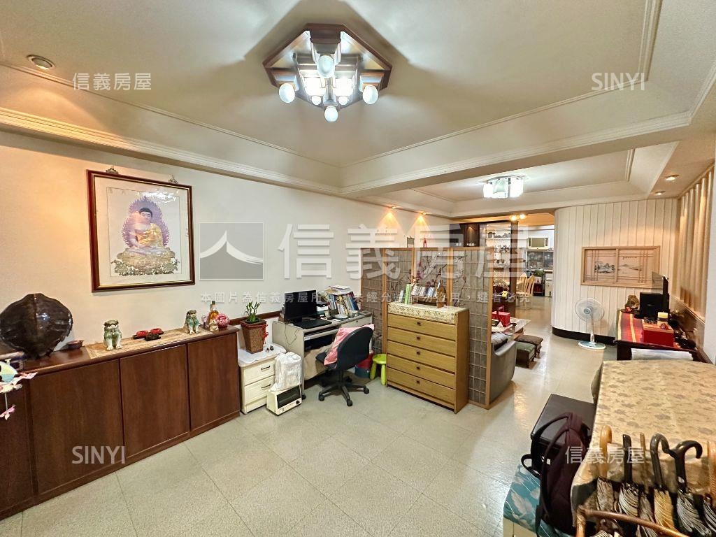新埔民生捷運。一樓住店房屋室內格局與周邊環境