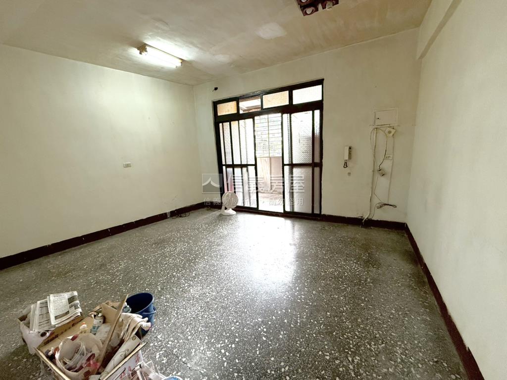 近徐匯中學站公寓二樓房屋室內格局與周邊環境
