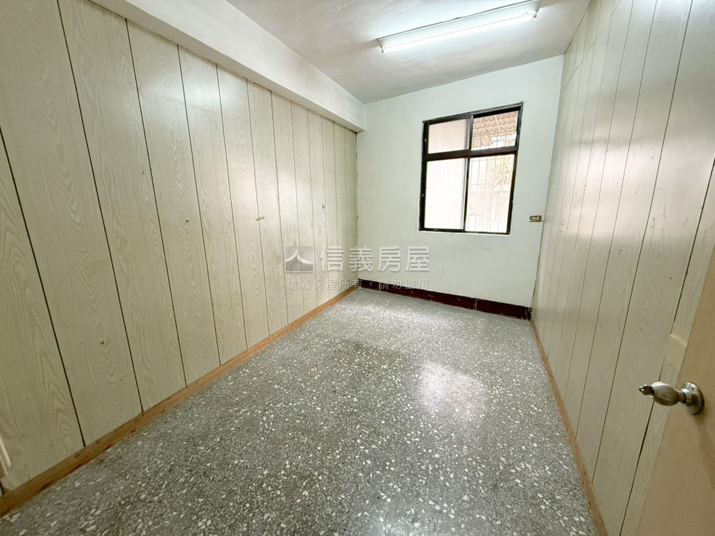 近徐匯中學站公寓二樓房屋室內格局與周邊環境