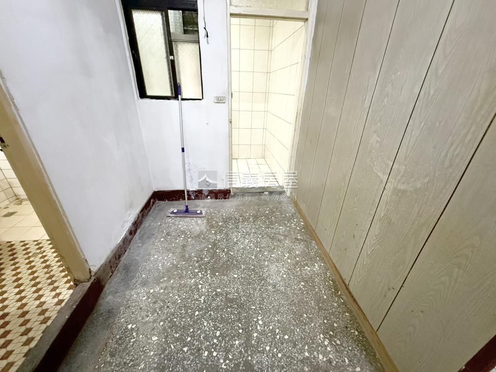 近徐匯中學站公寓二樓房屋室內格局與周邊環境