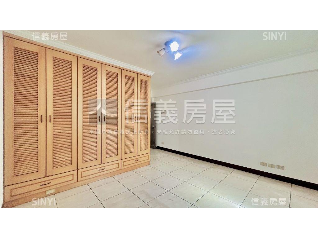 公益路旁透天Ｂ房屋室內格局與周邊環境