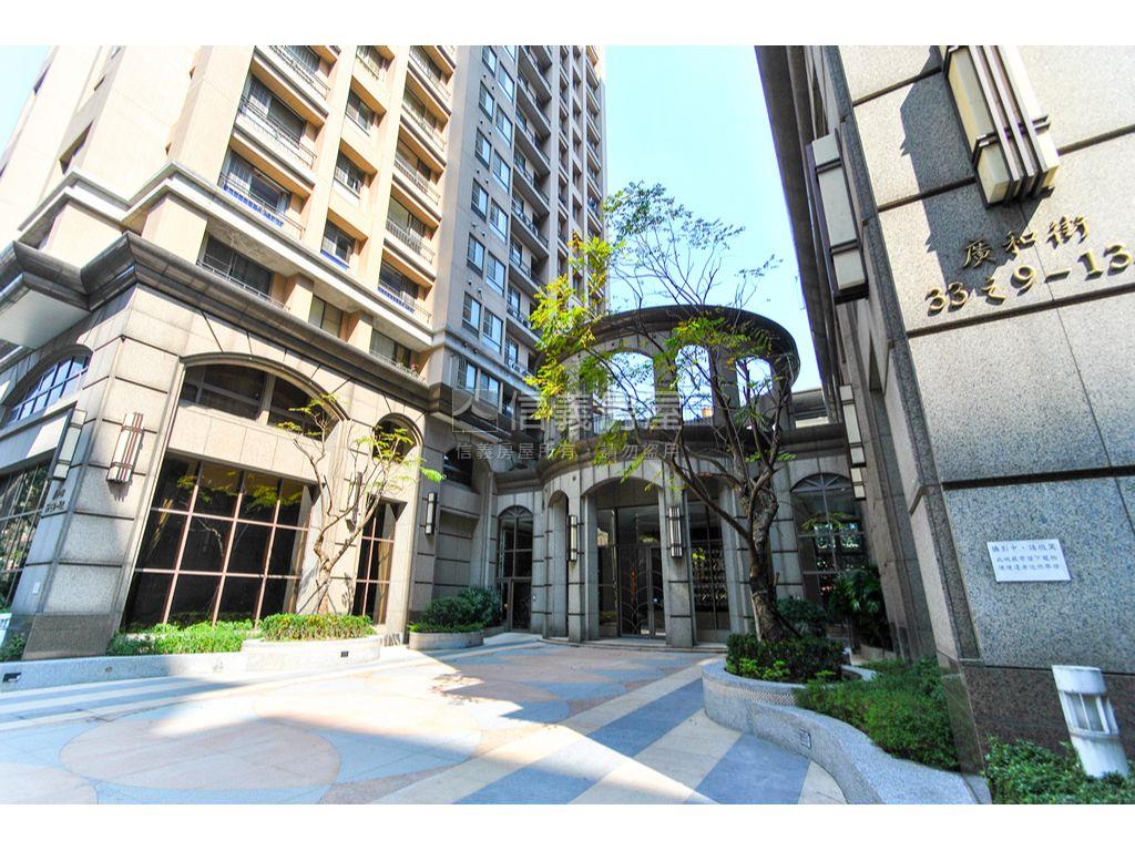 新站宏築稀有兩房房屋室內格局與周邊環境