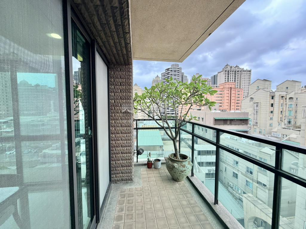 京澄謙合．極簡面寬福邸房屋室內格局與周邊環境