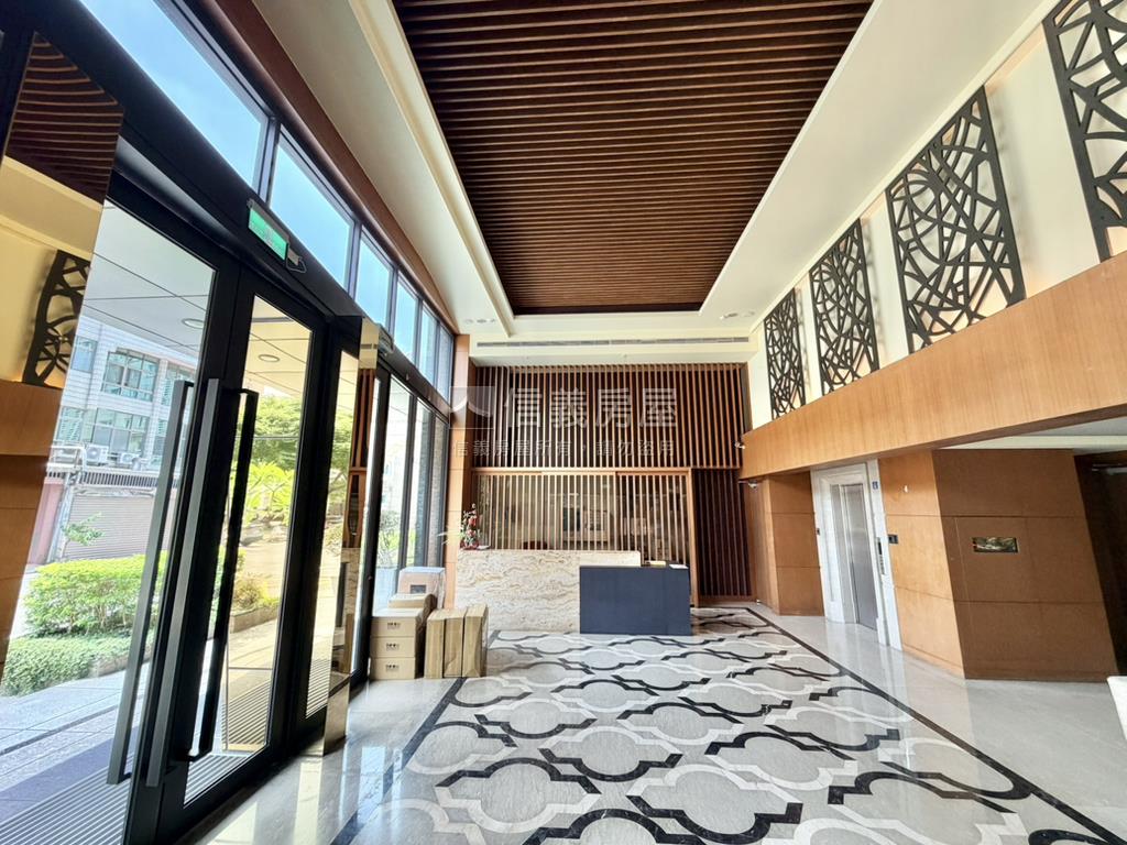 京澄謙合．極簡面寬福邸房屋室內格局與周邊環境