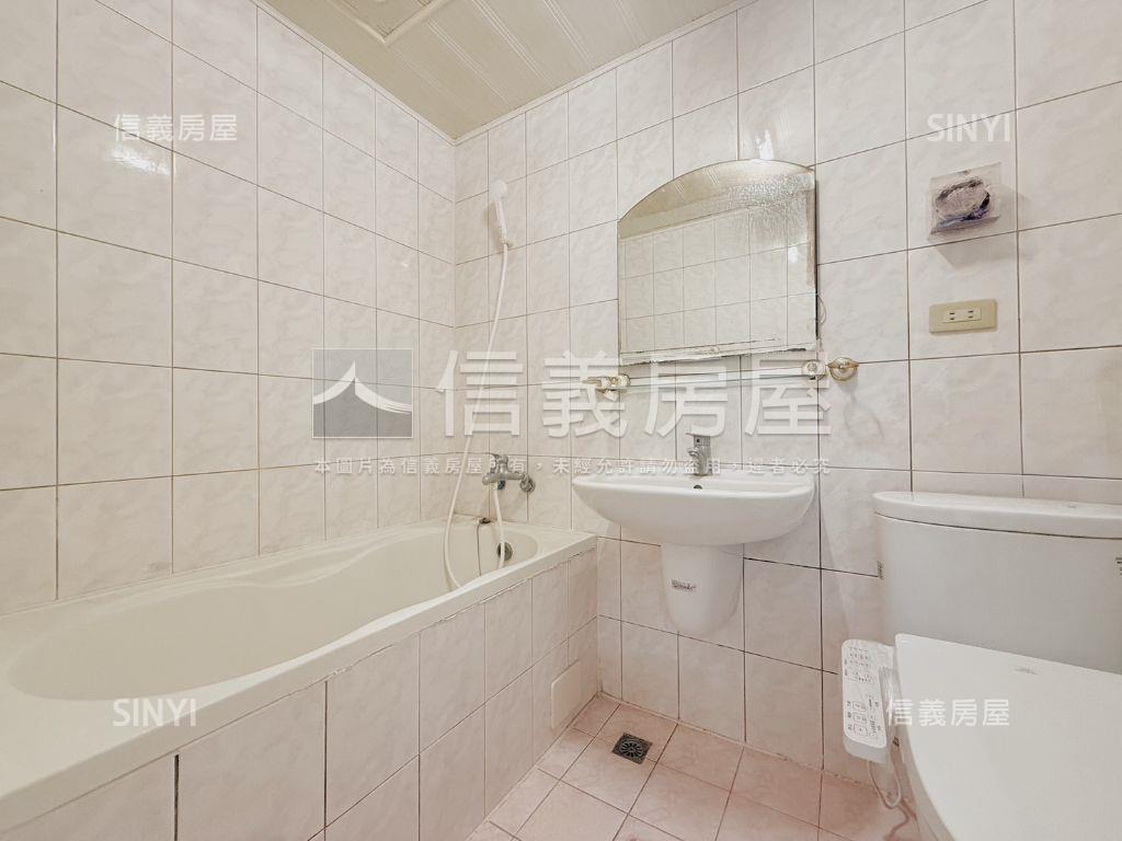 河堤高樓大改２房平車房屋室內格局與周邊環境