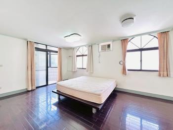 同安街靜巷邊間透天