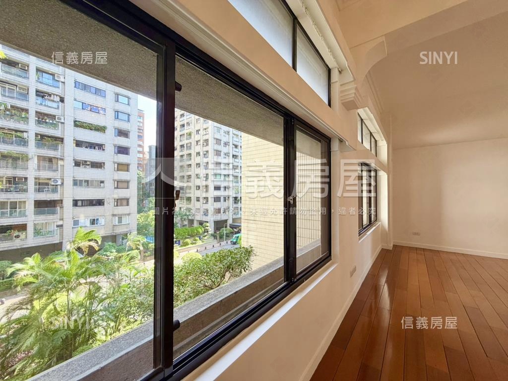 看公園景觀祥瑞園四樓房屋室內格局與周邊環境