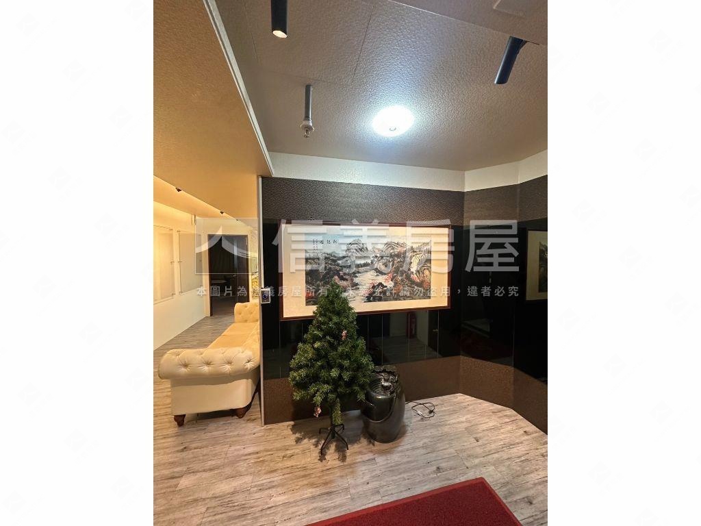 未來捷運藍線商辦１５樓Ｂ房屋室內格局與周邊環境