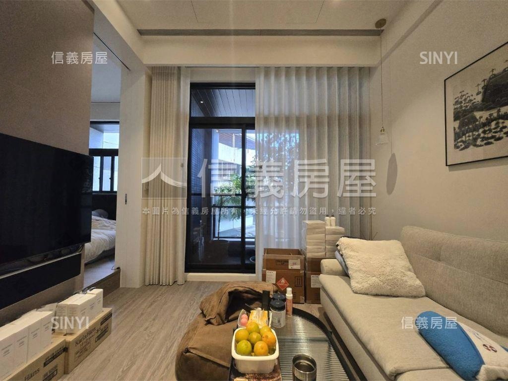 【耕云】精緻美妝挑高２房房屋室內格局與周邊環境