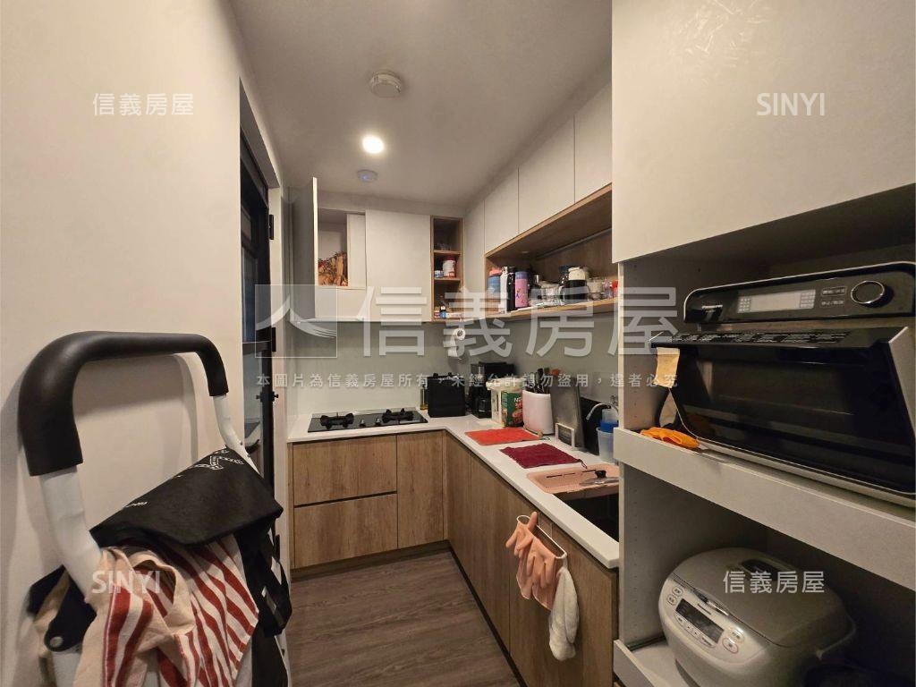 【耕云】精緻美妝挑高２房房屋室內格局與周邊環境