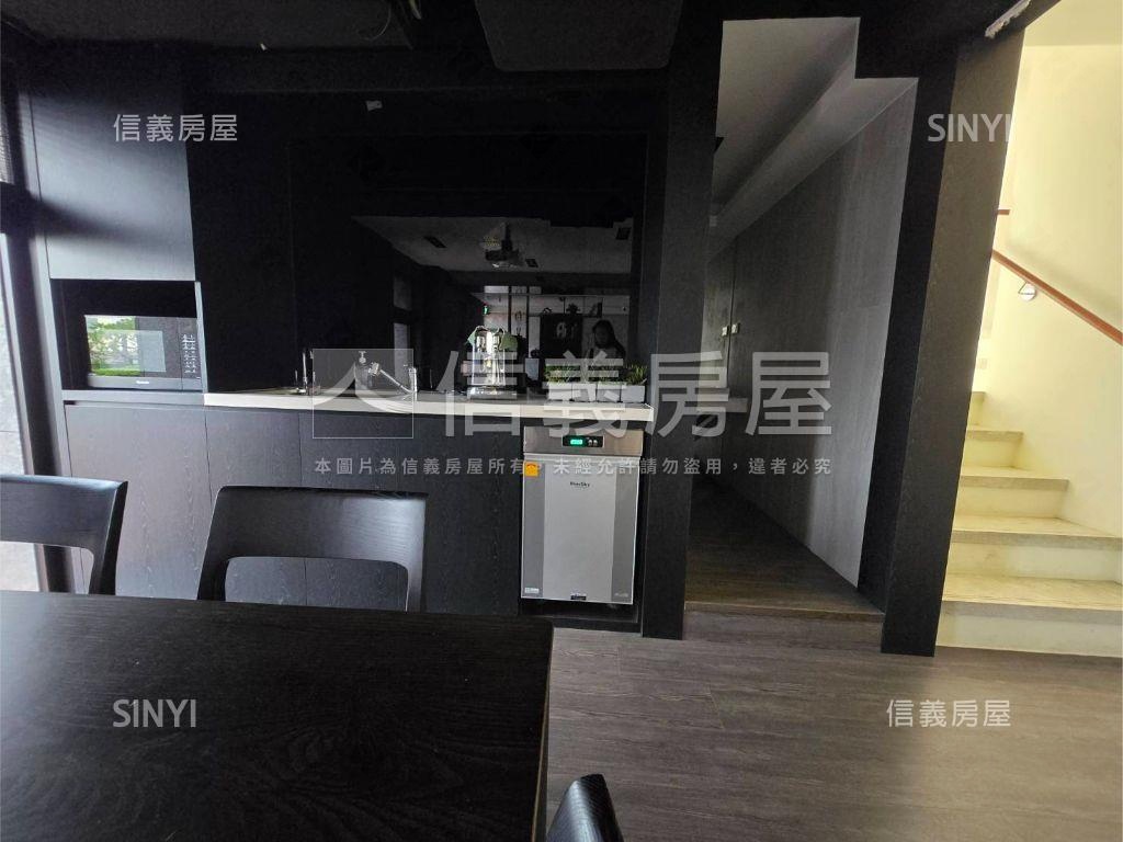 【耕云】精緻美妝挑高２房房屋室內格局與周邊環境