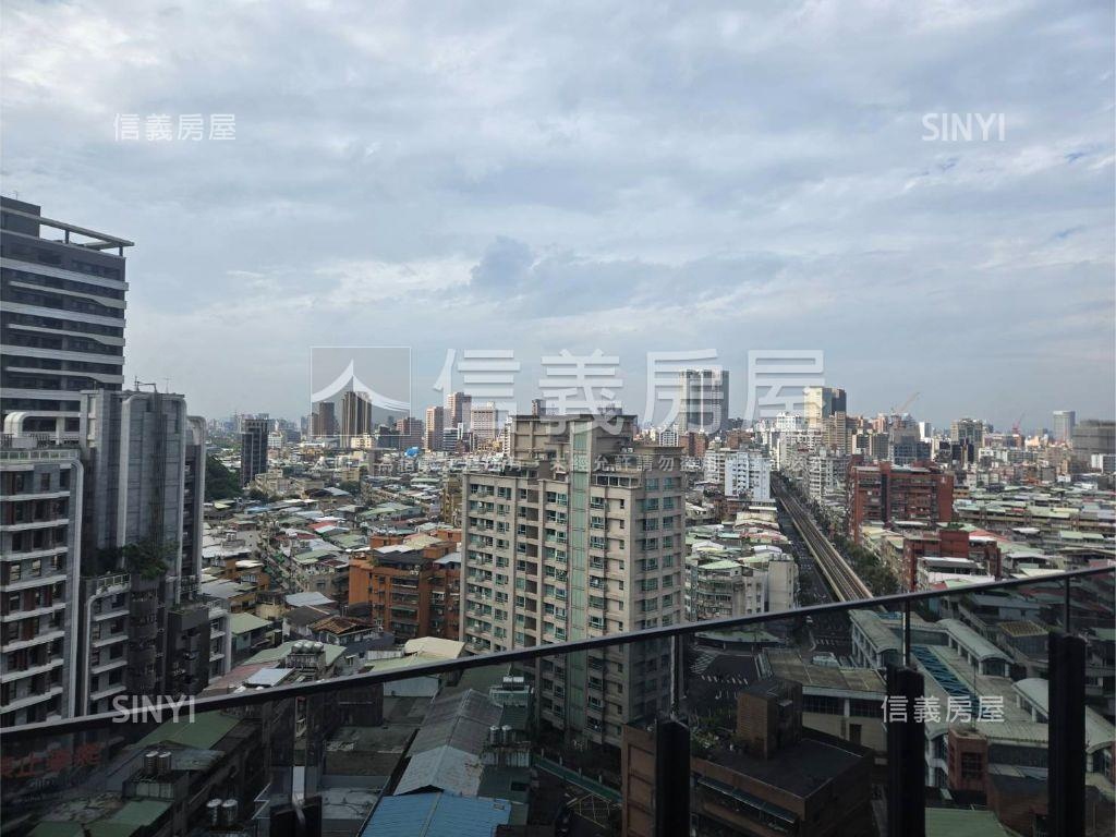 【耕云】精緻美妝挑高２房房屋室內格局與周邊環境