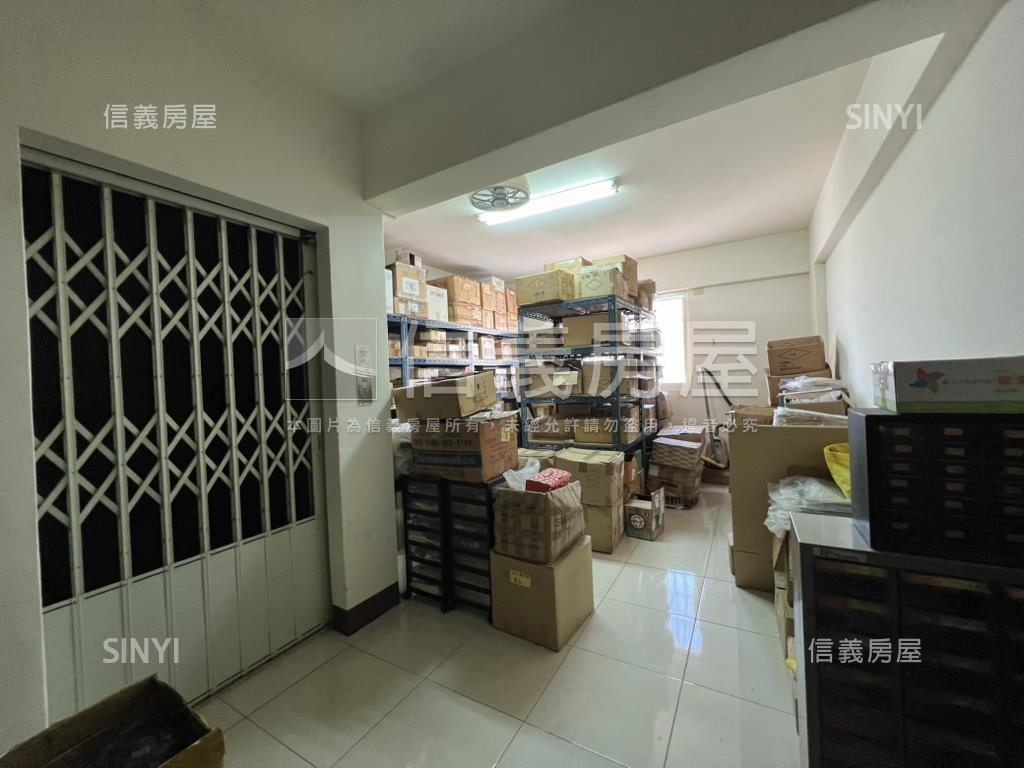 近鼎山家樂福世紀大賞房屋室內格局與周邊環境