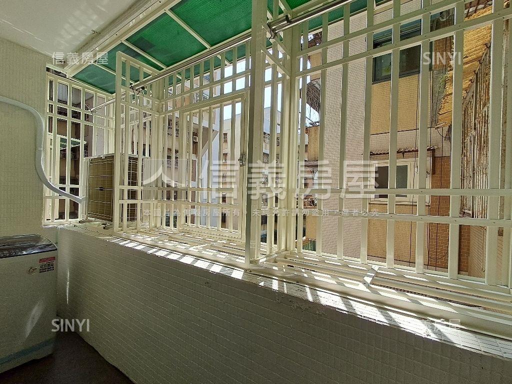 一中商圈！電梯收租美裝潢房屋室內格局與周邊環境