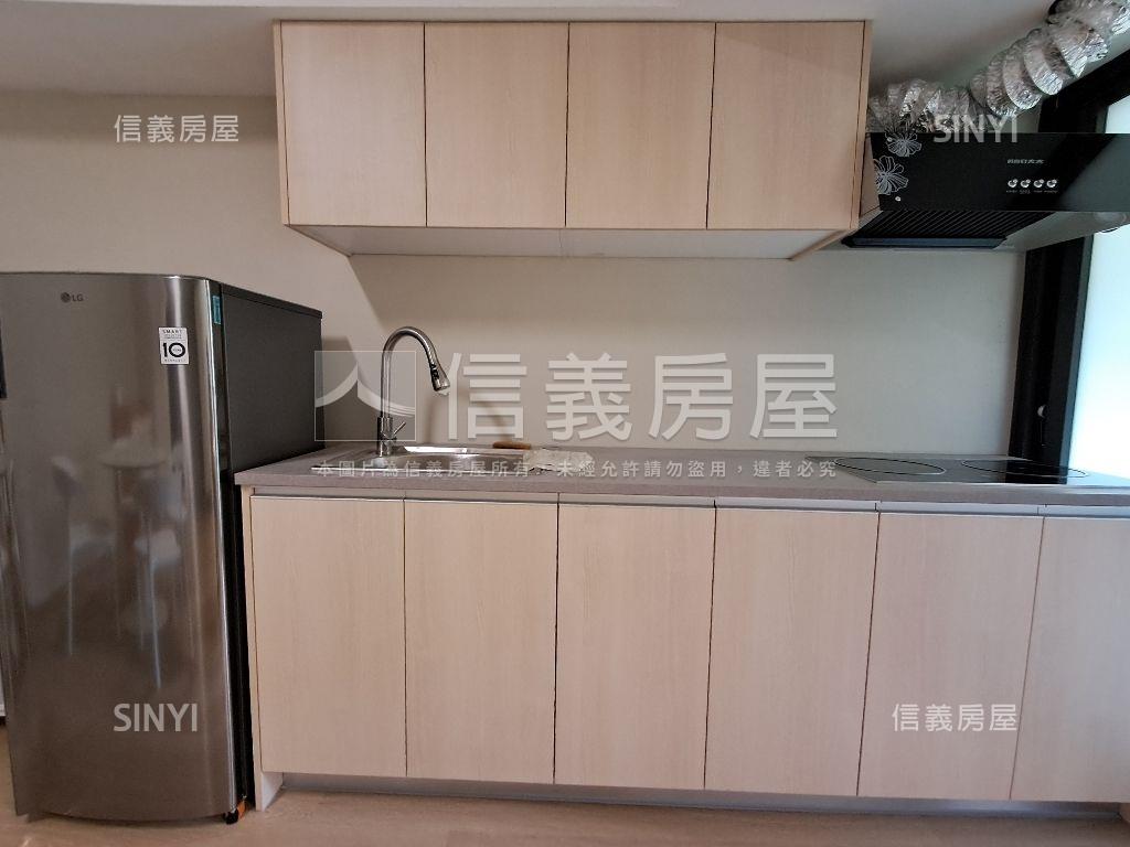 一中商圈！電梯收租美裝潢房屋室內格局與周邊環境